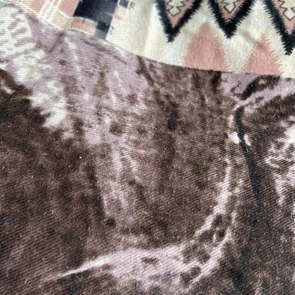 🔥4/$20 Italian Pattern Scarf - Picture 4 of 6